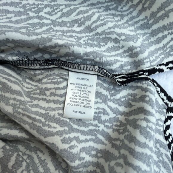 Alexander Jordan Womens Zebra Print Button-Up Shirt Large Rayon Black/White New - Picture 4 of 7
